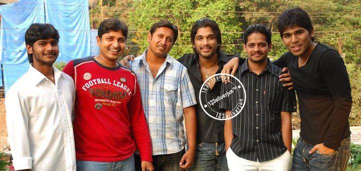 Allu Arjun Rare & Unseen Photos with Lovely Family