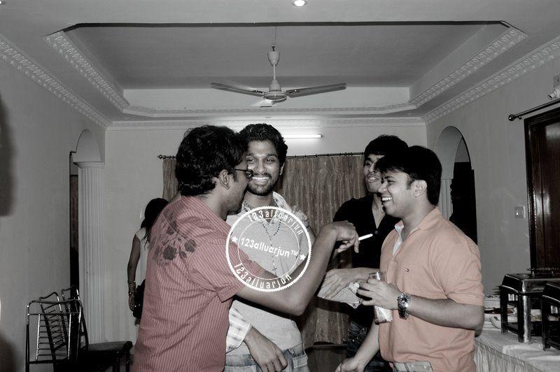 Allu Arjun Rare & Unseen Photos with Lovely Family