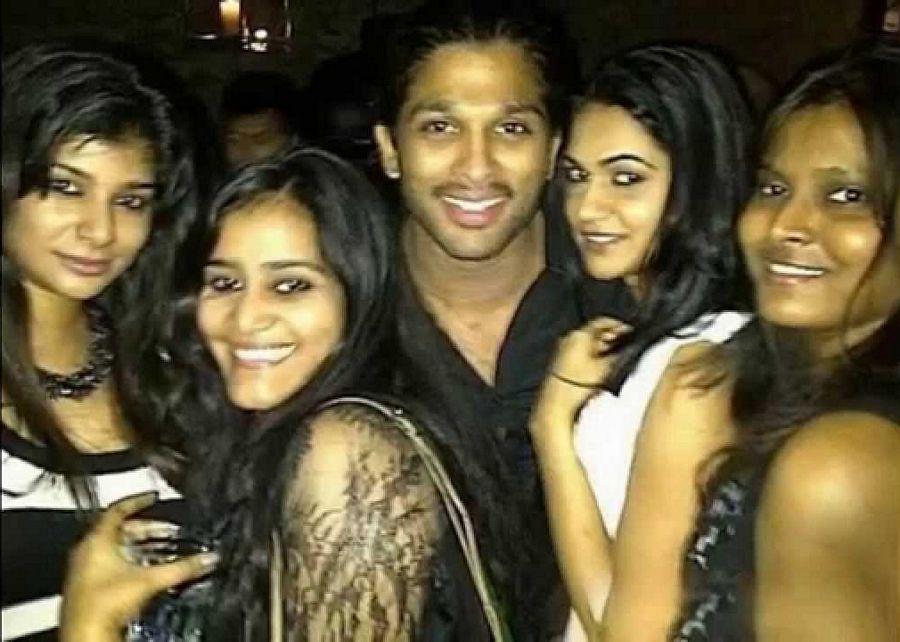 Allu Arjun Rare & Unseen Photos with Lovely Family