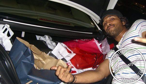 Allu Arjun Rare & Unseen Photos with Lovely Family