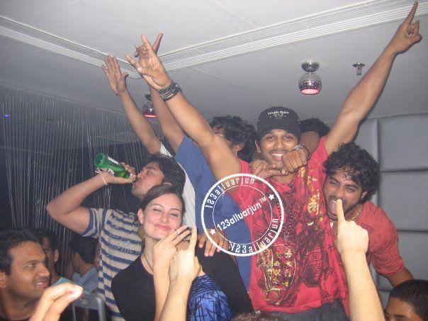 Allu Arjun Rare & Unseen Photos with Lovely Family