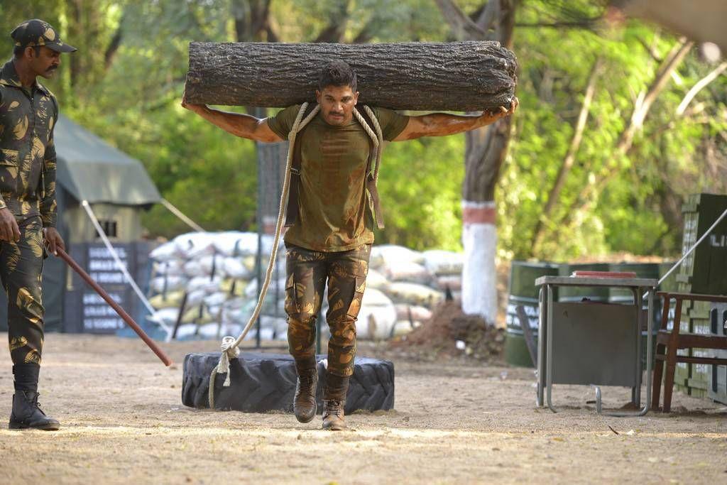 Allu Arjun working stills right from the sets of Naa Peru Surya