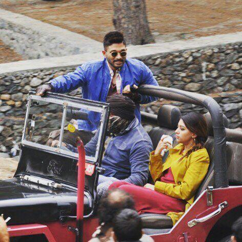 Allu Arjun working stills right from the sets of Naa Peru Surya