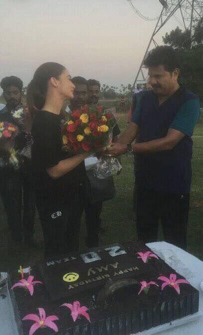 Amy Jackson Celebrates Her Birthday On Rajinikanth’s 2.0 Sets