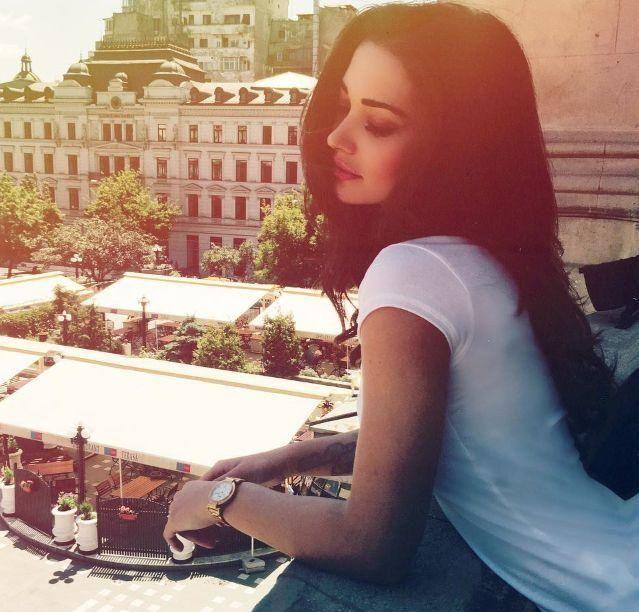 Amy Jackson Private Moments Photos Goes Viral On Internet