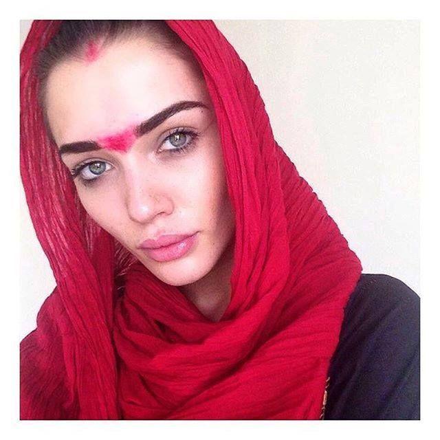 Amy Jackson Private Moments Photos Goes Viral On Internet