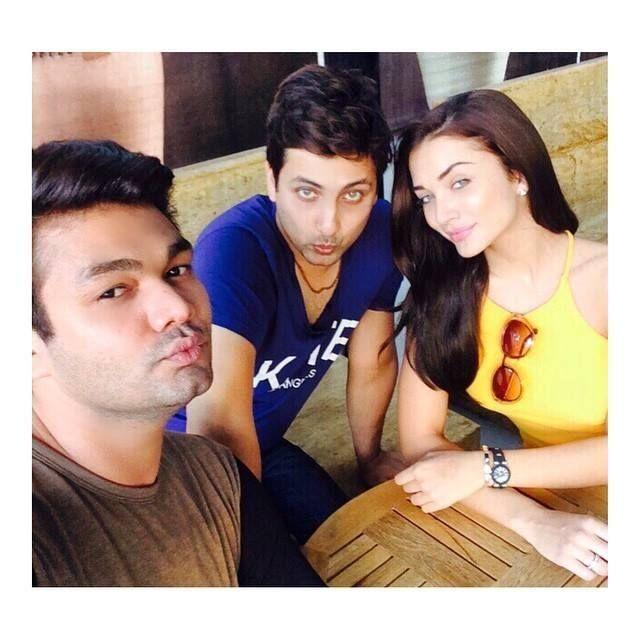 Amy Jackson Private Moments Photos Goes Viral On Internet