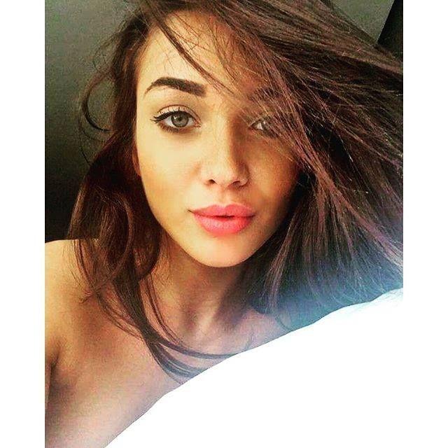 Amy Jackson Private Moments Photos Goes Viral On Internet
