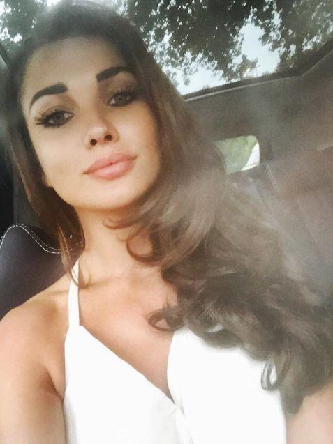 Amy Jackson Private Moments Photos Goes Viral On Internet