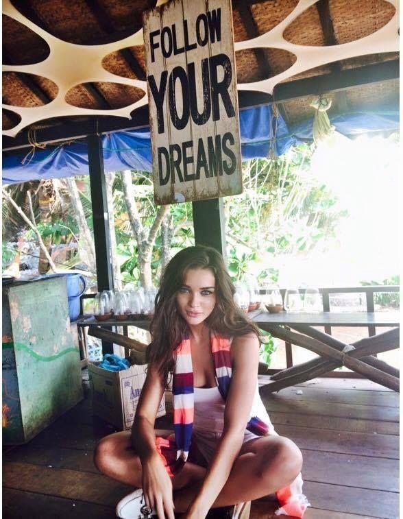 Amy Jackson Private Moments Photos Goes Viral On Internet