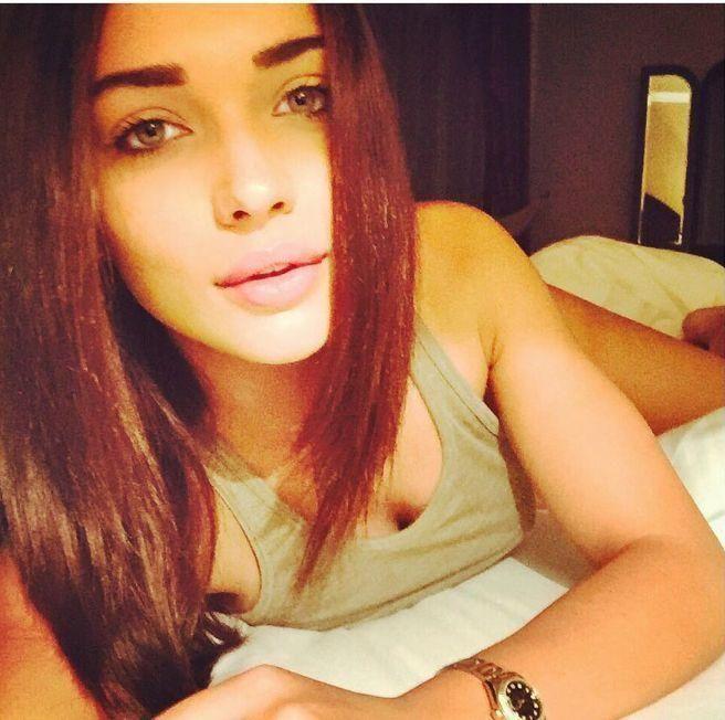 Amy Jackson UNKNOWN Private Moments Photos Goes Viral On Internet