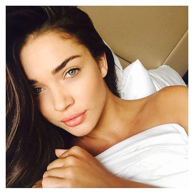 Amy Jackson UNKNOWN Private Moments Photos Goes Viral On Internet