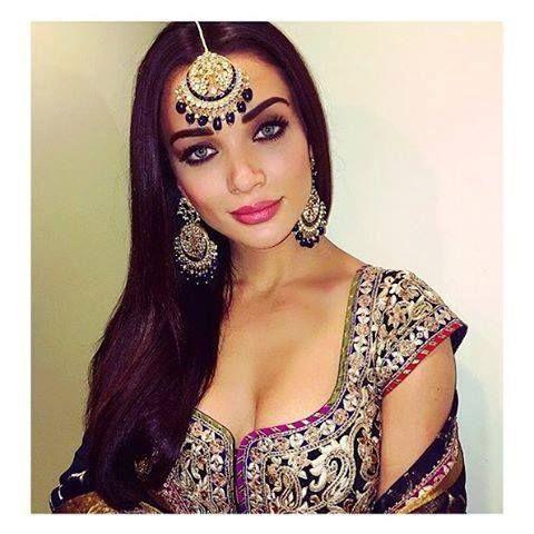 Amy Jackson UNKNOWN Private Moments Photos Goes Viral On Internet