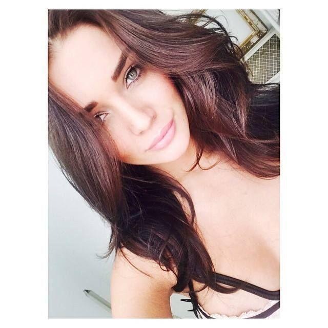 Amy Jackson UNKNOWN Private Moments Photos Goes Viral On Internet