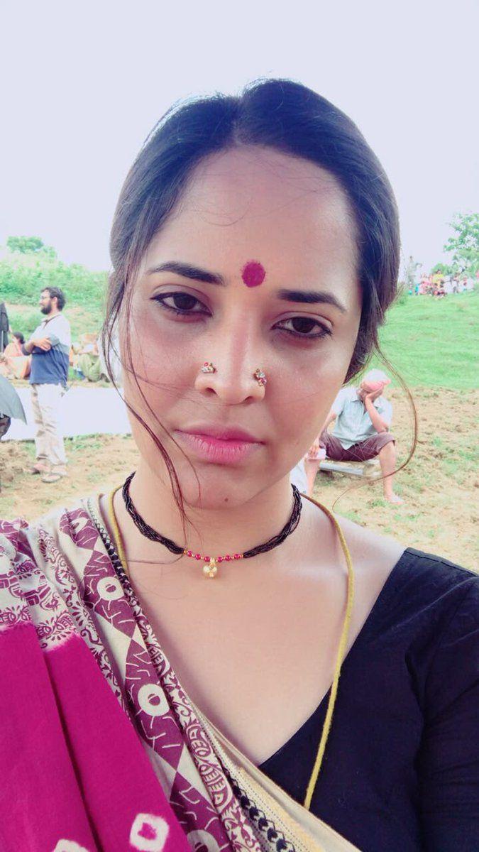 Anasuya posts the first selfie in the retro look as Rangammatta