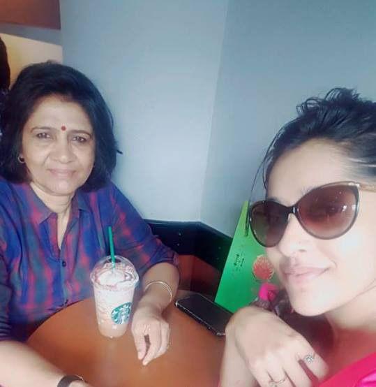 Anchor Rashmi Gautham Family & Unseen Personal Photos