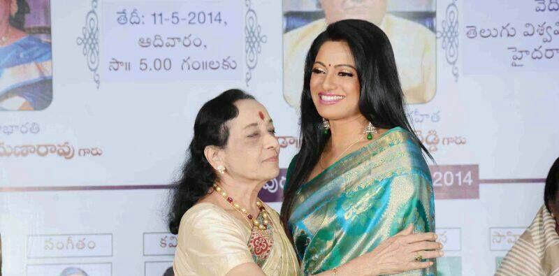 Anchor Udaya Bhanu Rare & UNseened Photos