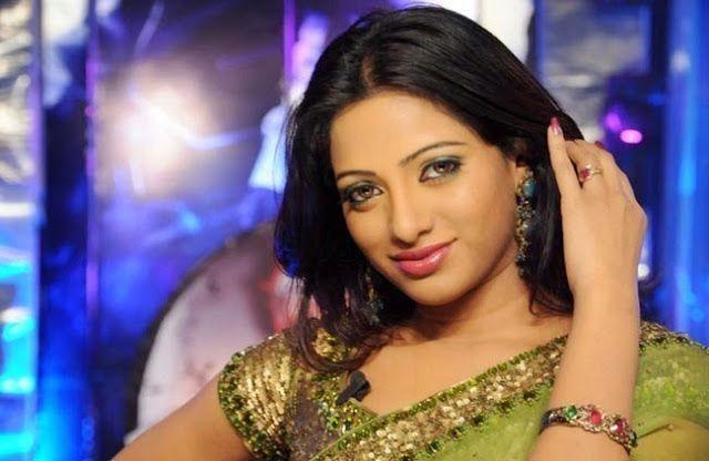 Anchor Udaya Bhanu Rare & UNseened Photos