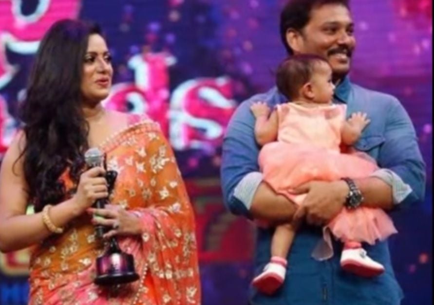 Anchor Udaya Bhanu Twin Daughters Photos