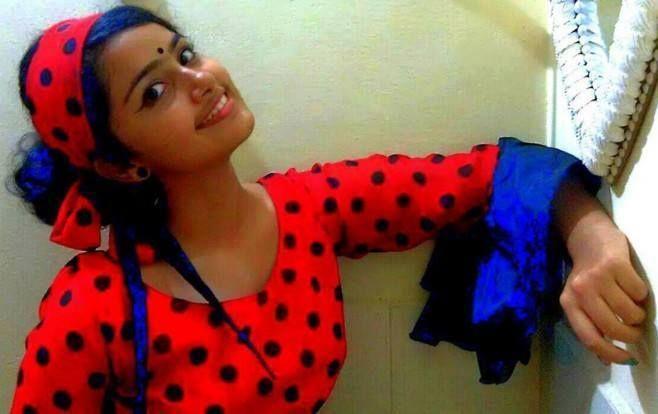 Anupama Parameswaran Without Makeup Rare & Unseen Photos