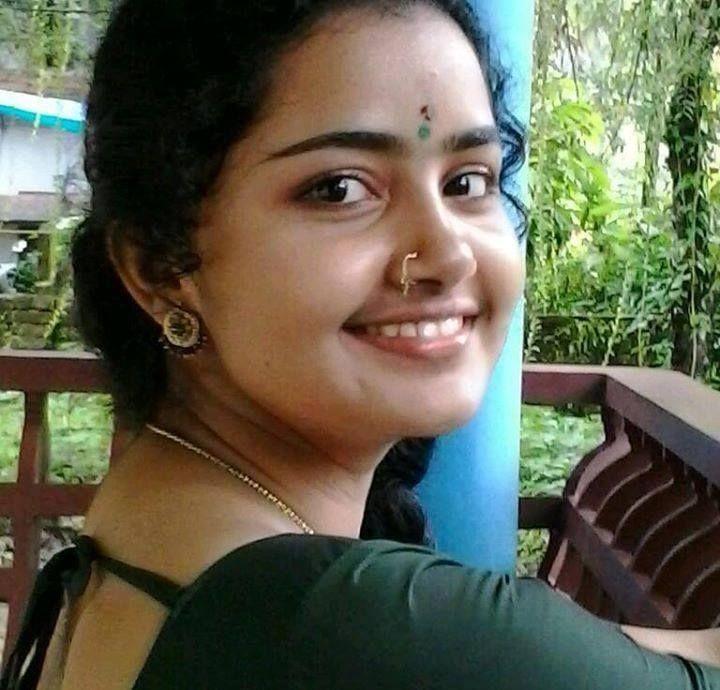 Anupama Parameswaran Without Makeup Rare & Unseen Photos