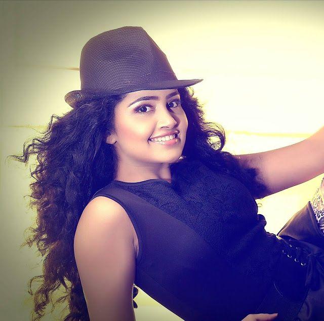 Anupama Parameswaran Without Makeup Rare & Unseen Photos