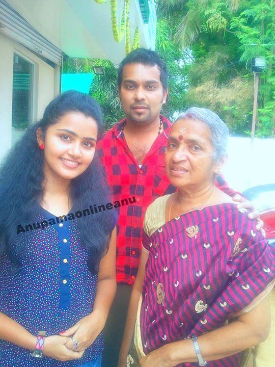 Anupama Parameswaran Without Makeup Rare & Unseen Photos