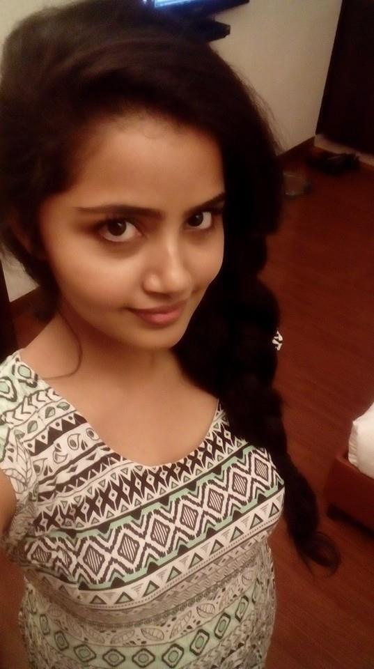 Anupama Parameswaran Without Makeup Rare & Unseen Photos