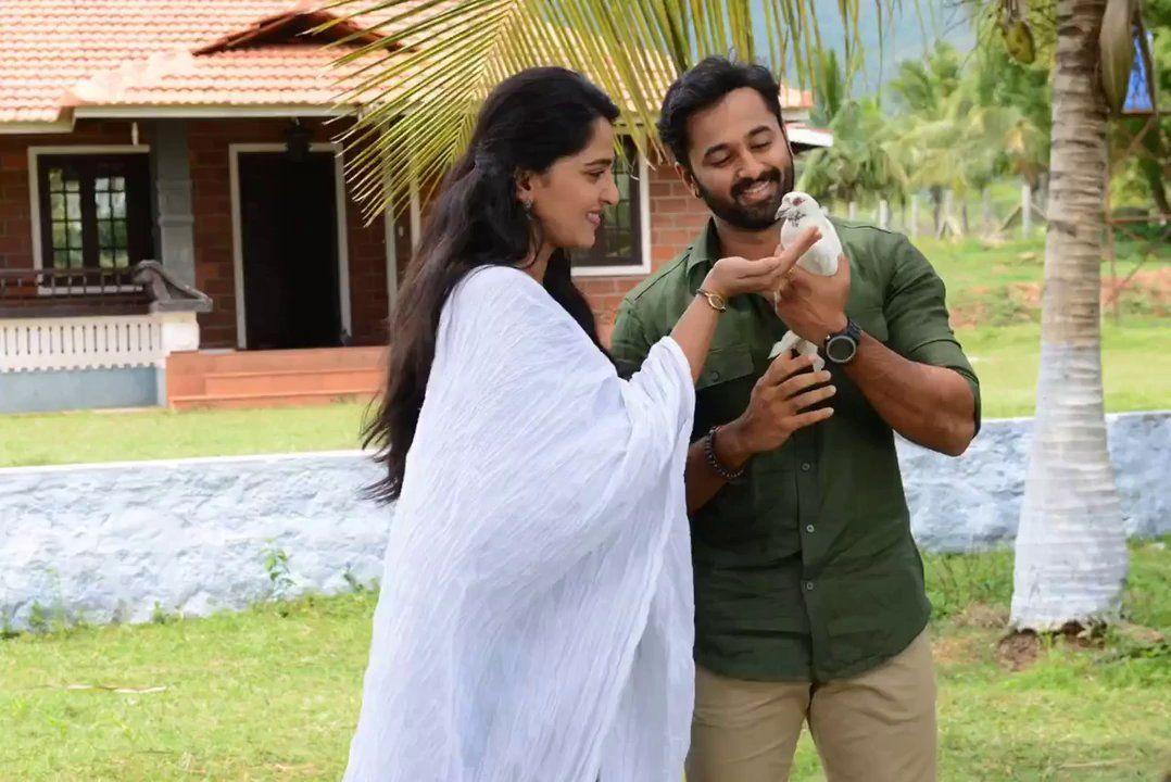 Anushka Bhaagamathie New Posters
