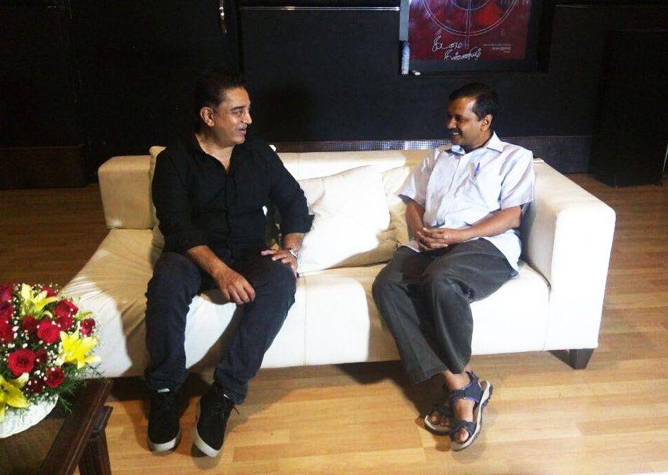 Arvind Kejriwal meets Kamal Hassan Photos