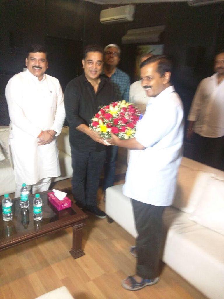 Arvind Kejriwal meets Kamal Hassan Photos