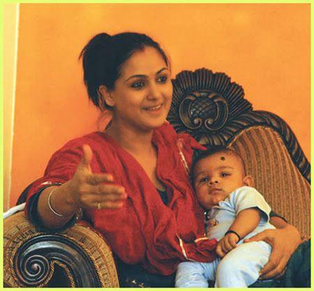 B'DAY SPECIAL: Tamil Actress Simran Bagga Rare & Unseen Personal Photos