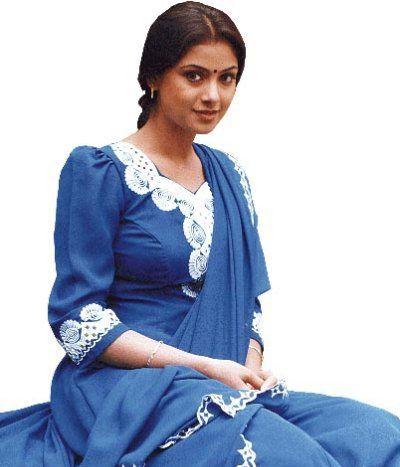 B'DAY SPECIAL: Tamil Actress Simran Bagga Rare & Unseen Personal Photos