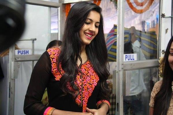 Konidela Niharika Rare & Unseen Photos Collections!