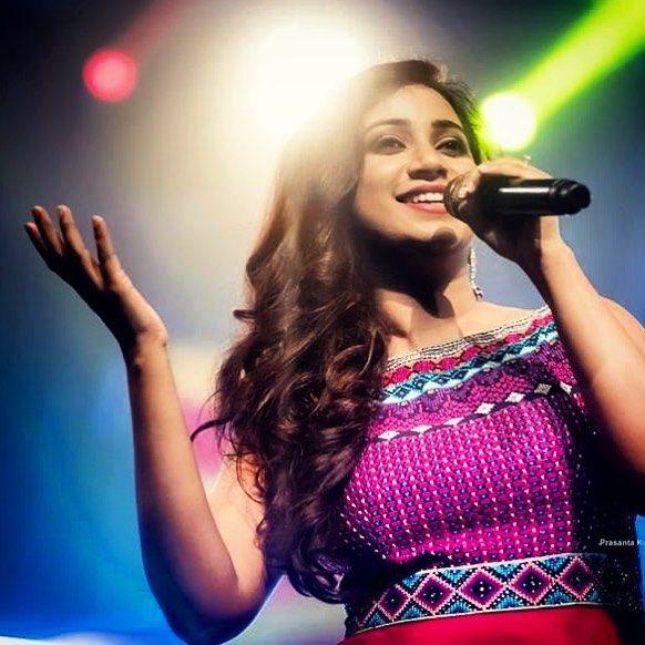 B'day Special: Rare & Unseen Photos Of Popular Singer Shreya Ghoshal