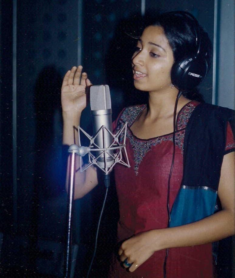 B'day Special: Rare & Unseen Photos Of Popular Singer Shreya Ghoshal