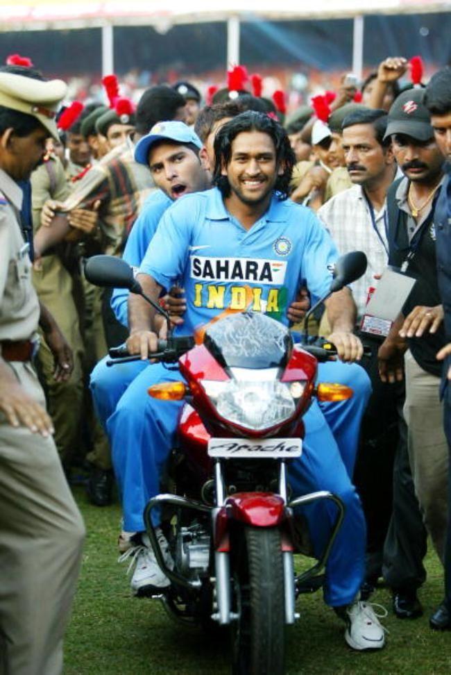 B'day Special: Rare & Unseen Pictures Of Indian cricketer Mahendra Singh Dhoni