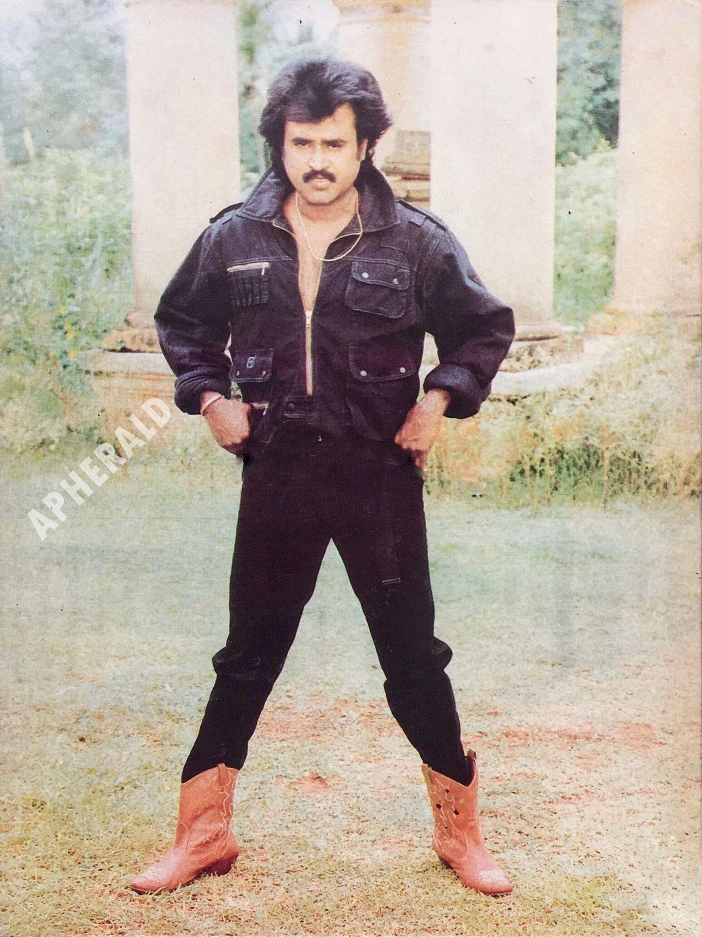 B'day Special: Superstar Rajinikanth Never Seen Photos Collections