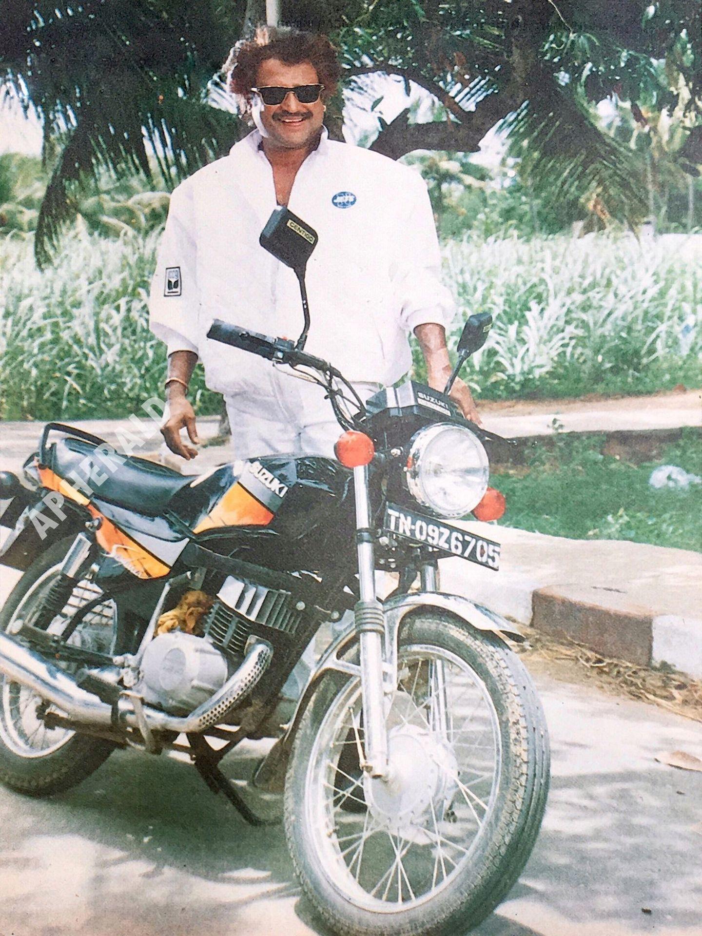 B'day Special: Superstar Rajinikanth Never Seen Photos Collections