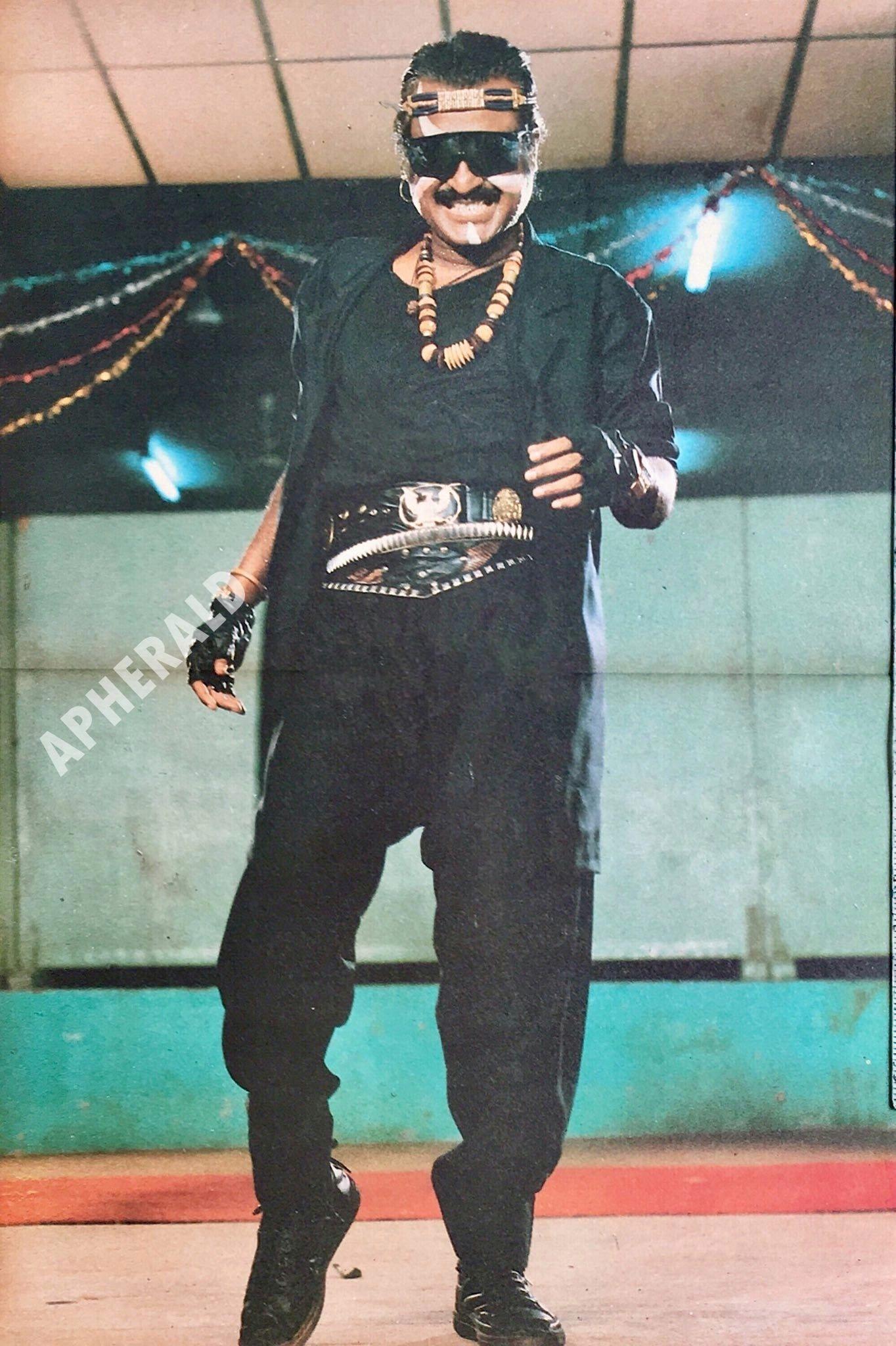 B'day Special: Superstar Rajinikanth Never Seen Photos Collections