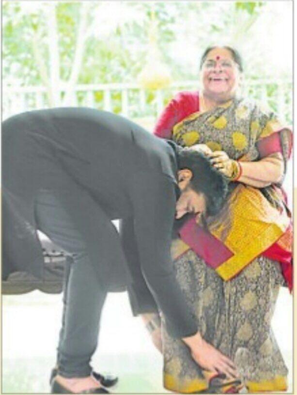 BOSS Megastar Chiranjeevi with his Mother Photos