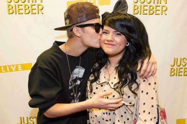 Badly Timed Photos Of Celebrities That Are Too Embarrassing