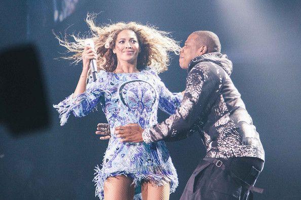 Badly Timed Photos Of Celebrities That Are Too Embarrassing