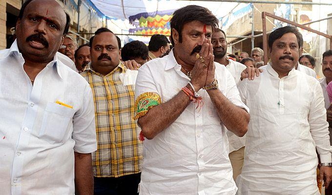 Balakrishna Perfoms Special Prayers At Sri Peta Venkataramana Swamy Temple