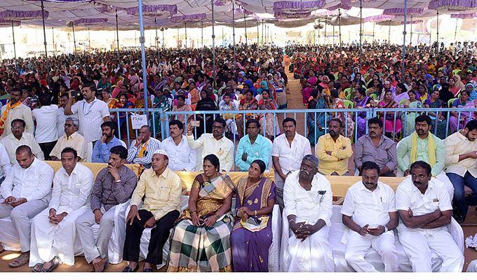 Balakrishna Perfoms Special Prayers At Sri Peta Venkataramana Swamy Temple