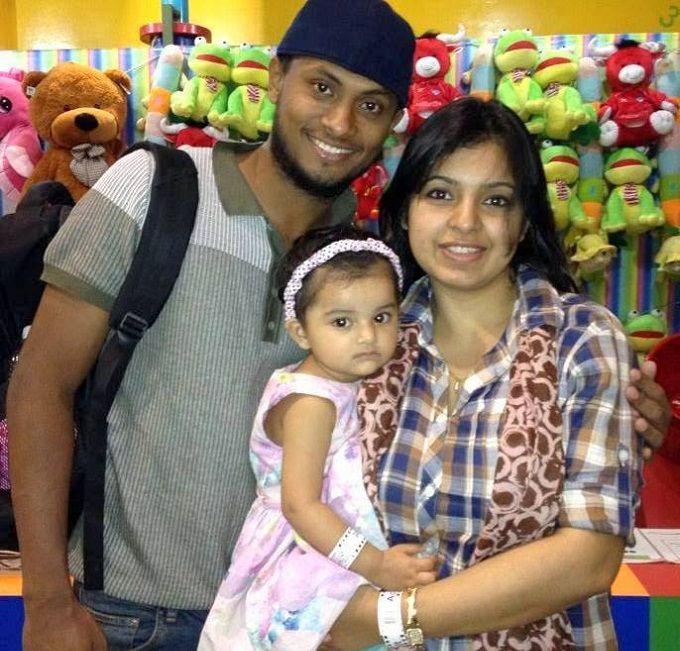 Bangladeshi Cricketers Wives & family Unseen photos