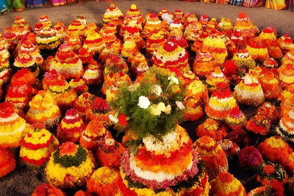 Bathukamma Telangana Flower Festival Wallpapers