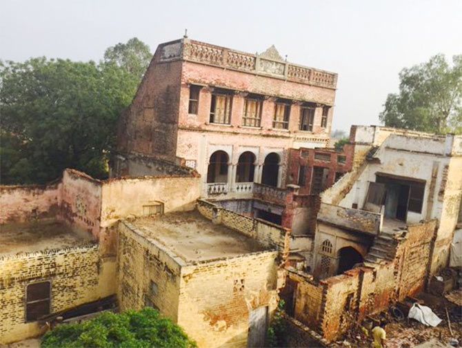 Beautiful Location in India Photos