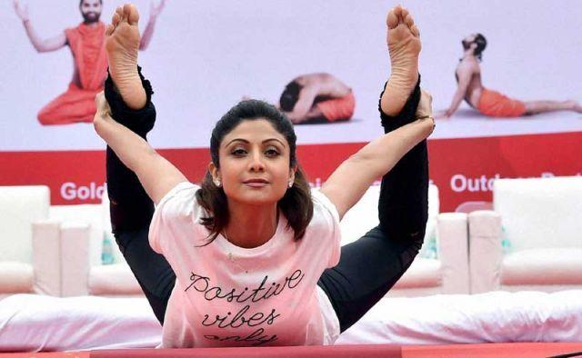 Bend it like them! Celebs while doing Yoga Unseen Pictures