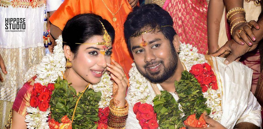 Bichagadu Actress Satna Titus-KR Films Karthik Marriage Photos